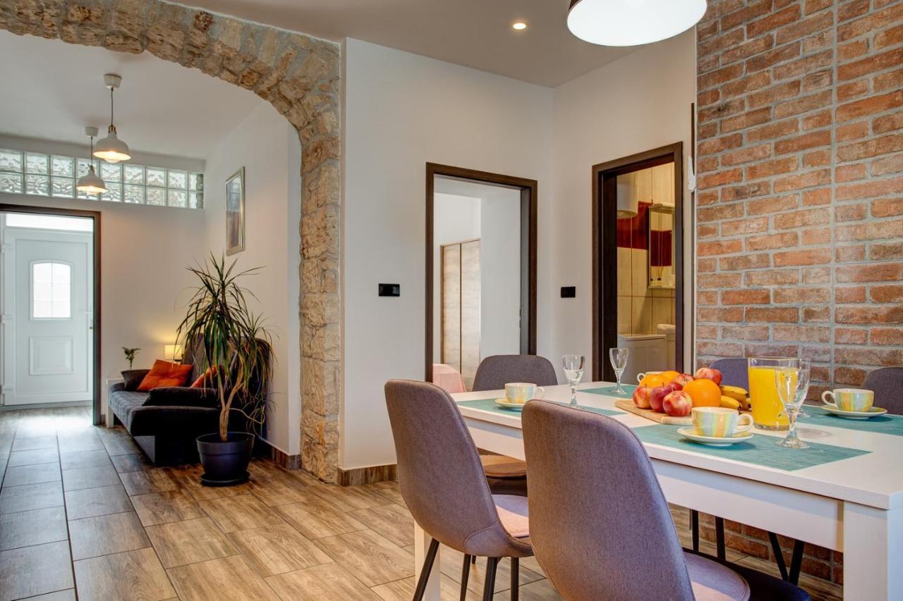 Apartment Laura With Terrace Воднян Экстерьер фото