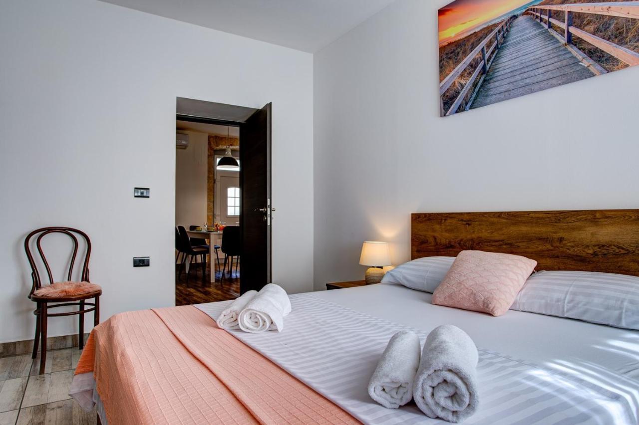 Apartment Laura With Terrace Воднян Экстерьер фото