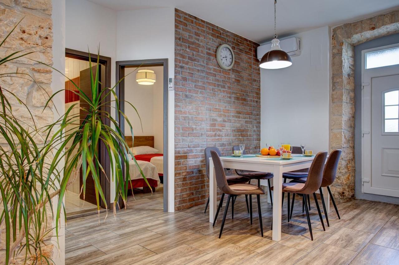 Apartment Laura With Terrace Воднян Экстерьер фото