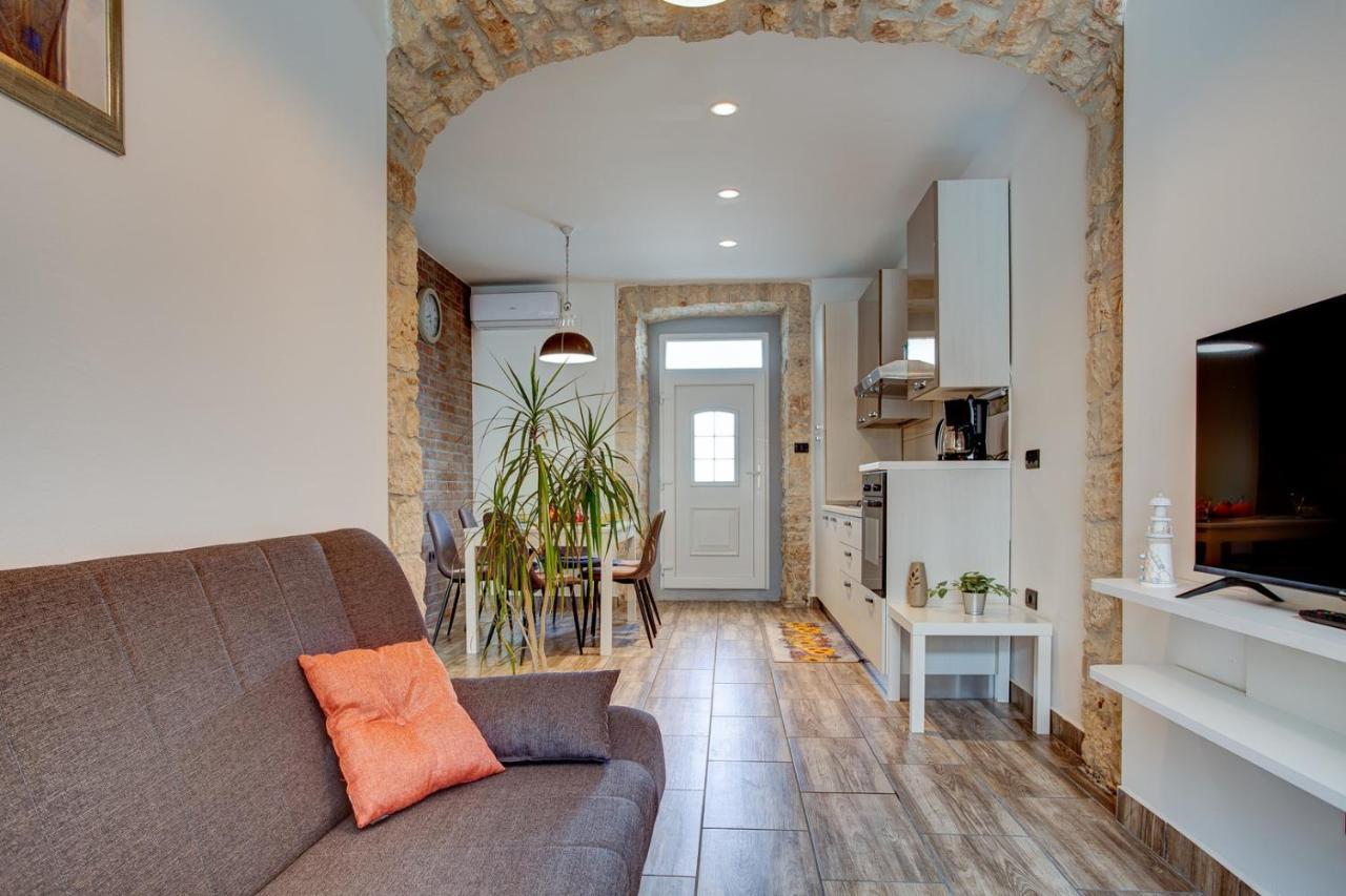 Apartment Laura With Terrace Воднян Экстерьер фото