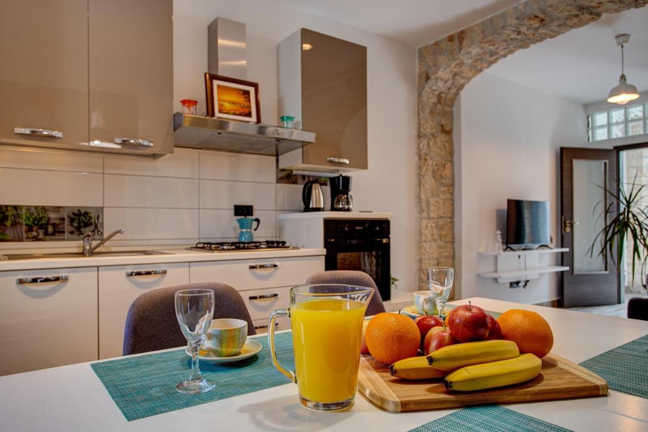 Apartment Laura With Terrace Воднян Экстерьер фото