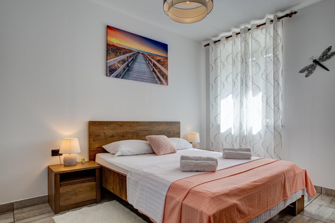 Apartment Laura With Terrace Воднян Экстерьер фото