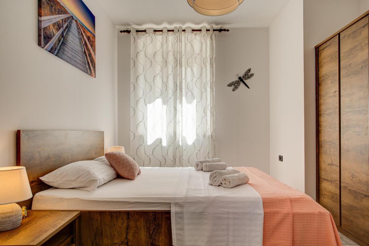 Apartment Laura With Terrace Воднян Экстерьер фото